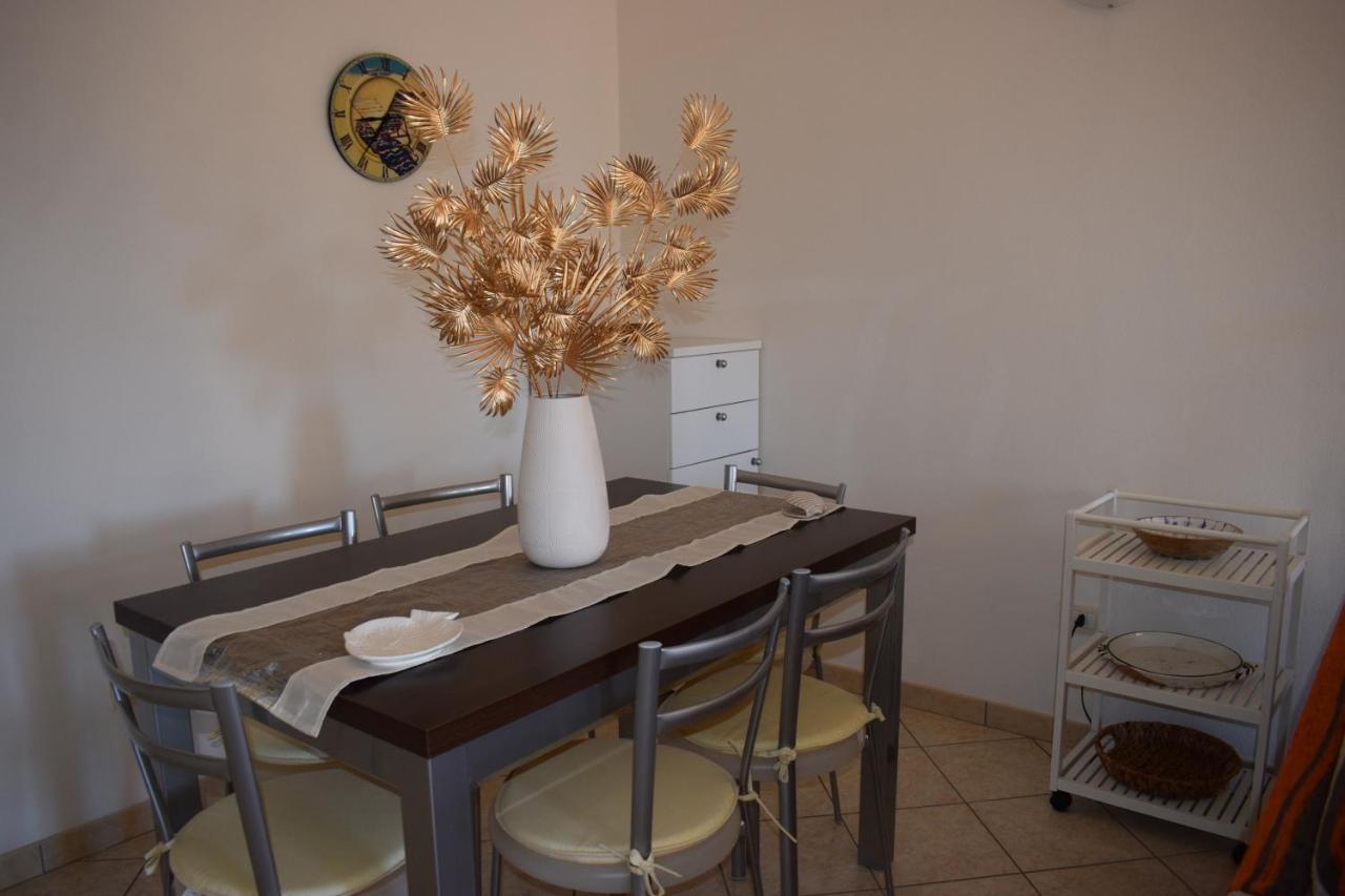 Vila Casa Rosa Dei Venti Pula Exteriér fotografie